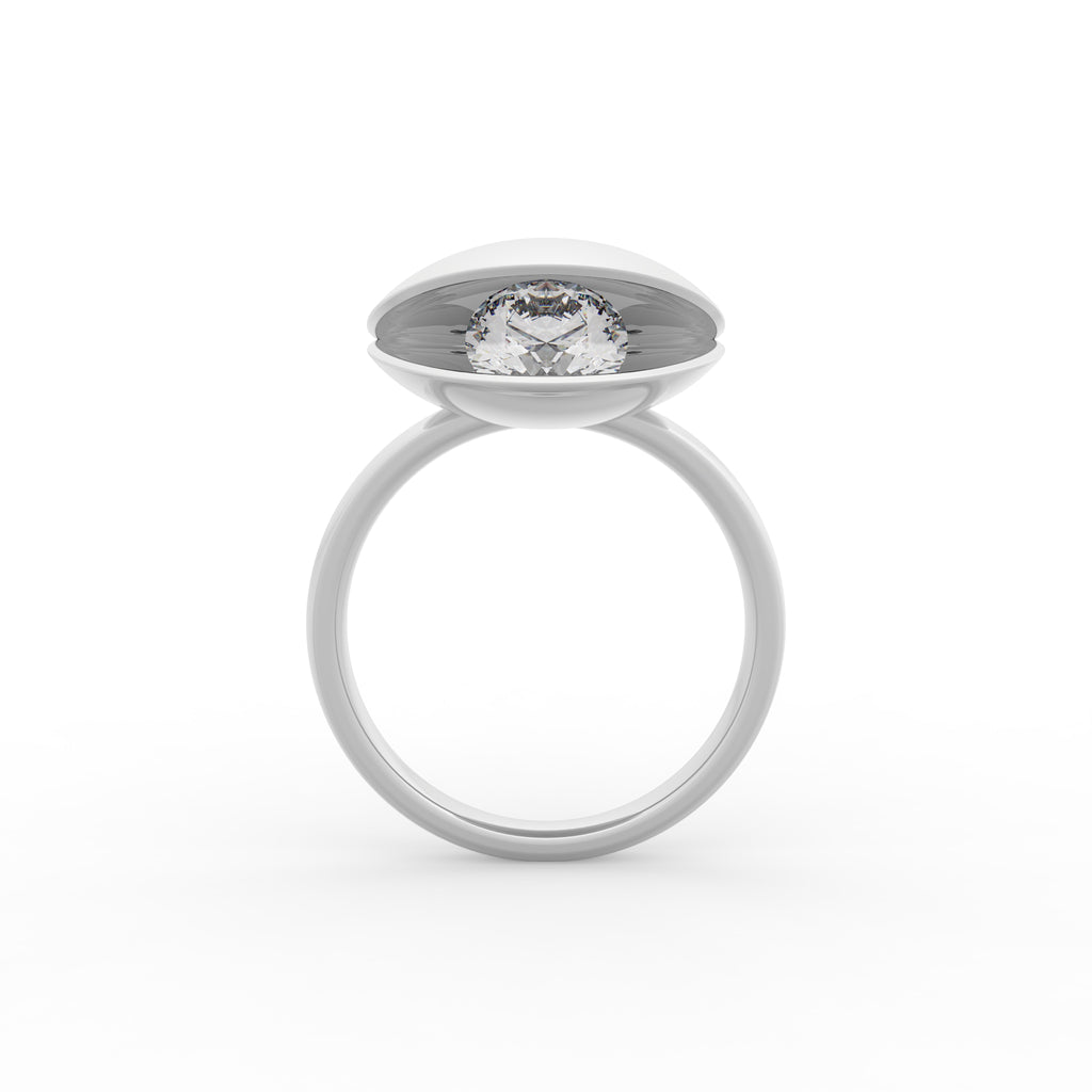 18K Bespoke Shell Solitaire Diamond Ring — FRONT