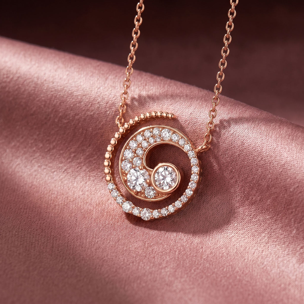 18K Nature Round Diamond Pendant — AI cloth, in-house