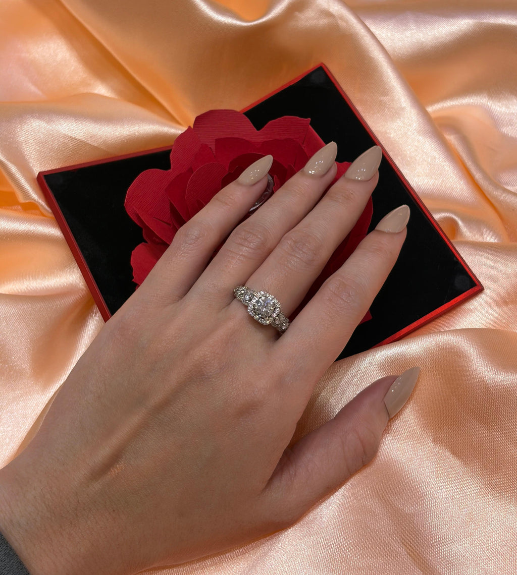 18K White Round Diamond Ring 2.4ct — IMAGE URL