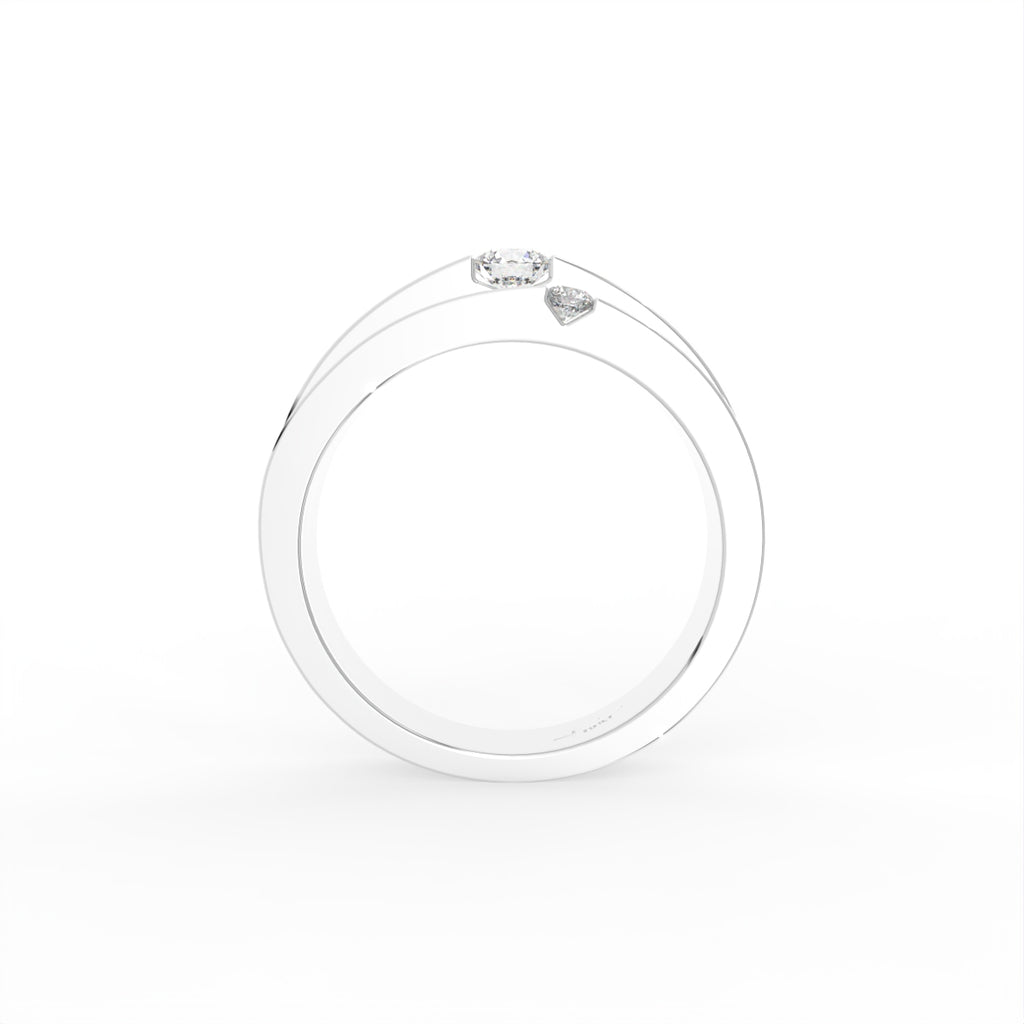 18K Round Solitaire Diamond Ring — FRONT