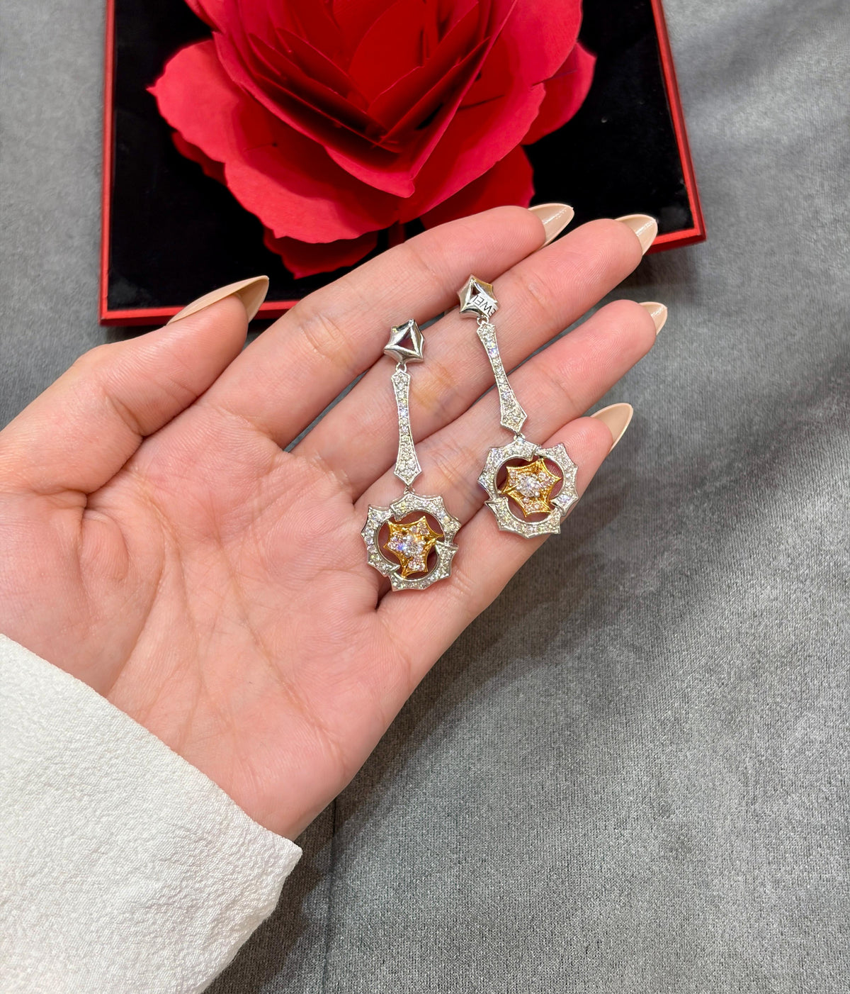 18K White & Yellow Round Diamond Earrings 1.83ct — IMAGE URL