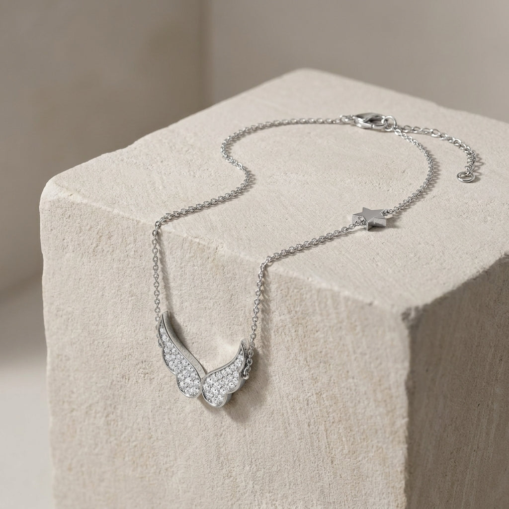 18K Wings Round Diamond Pendant