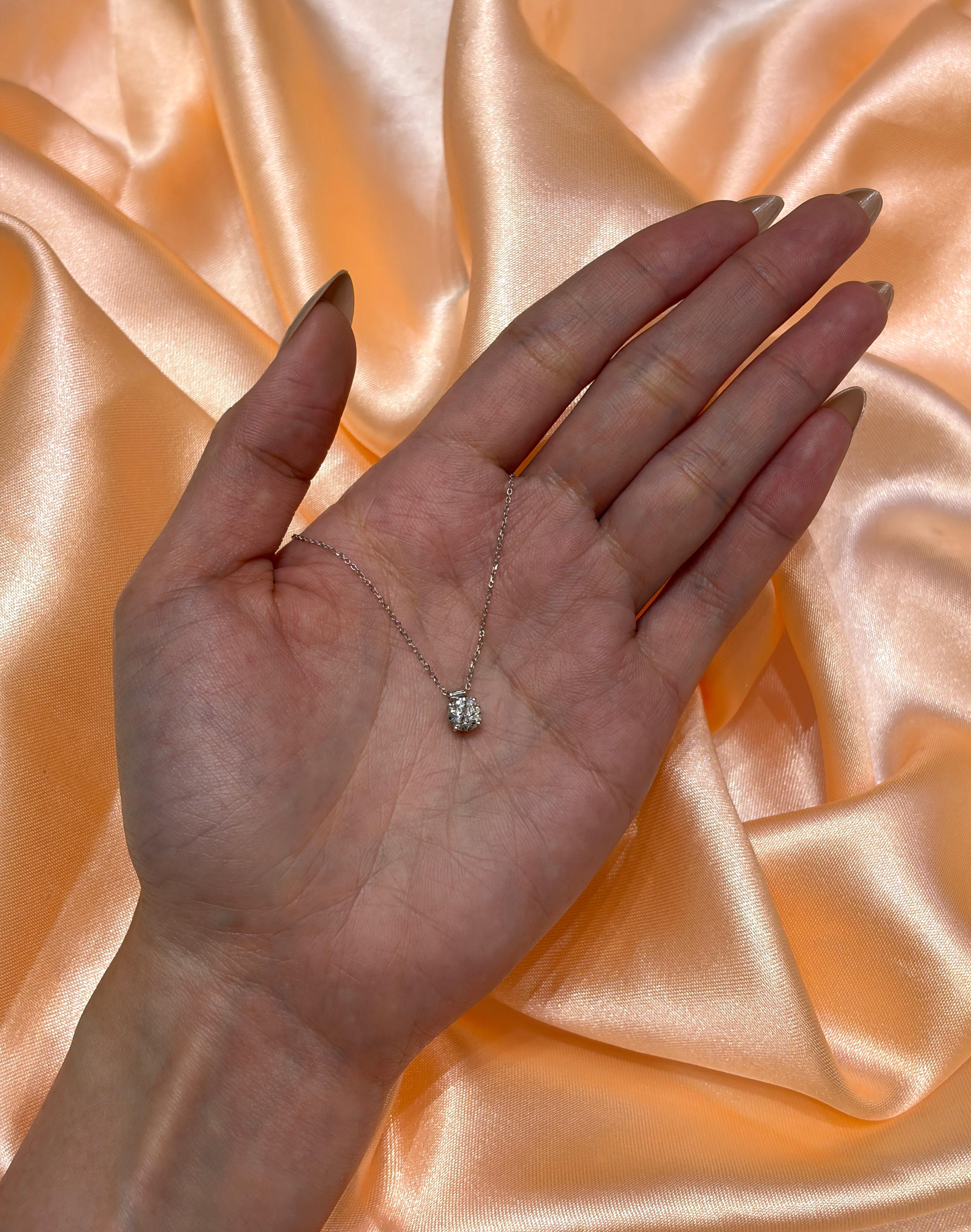 18K White Gold Round Diamond Pendant 0.62ct — IMAGE URL