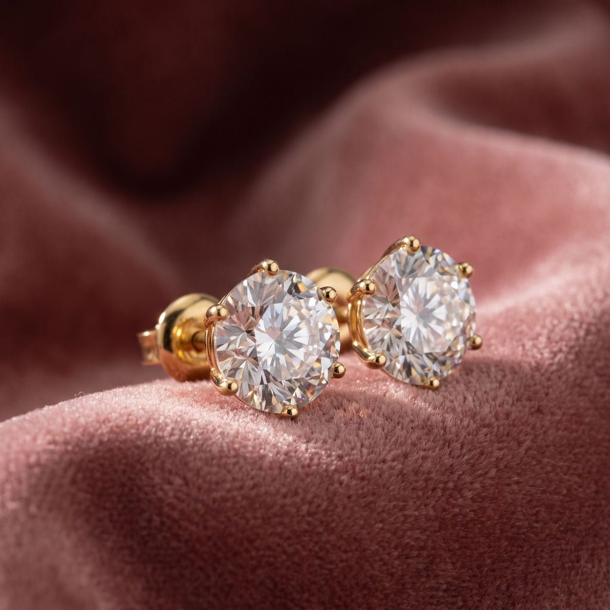 18K Round Solitaire Diamond Earrings — AI cloth, in-house
