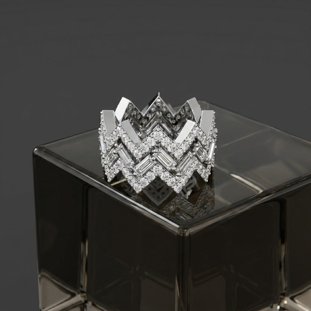 18K White Gold Round Diamond Ring