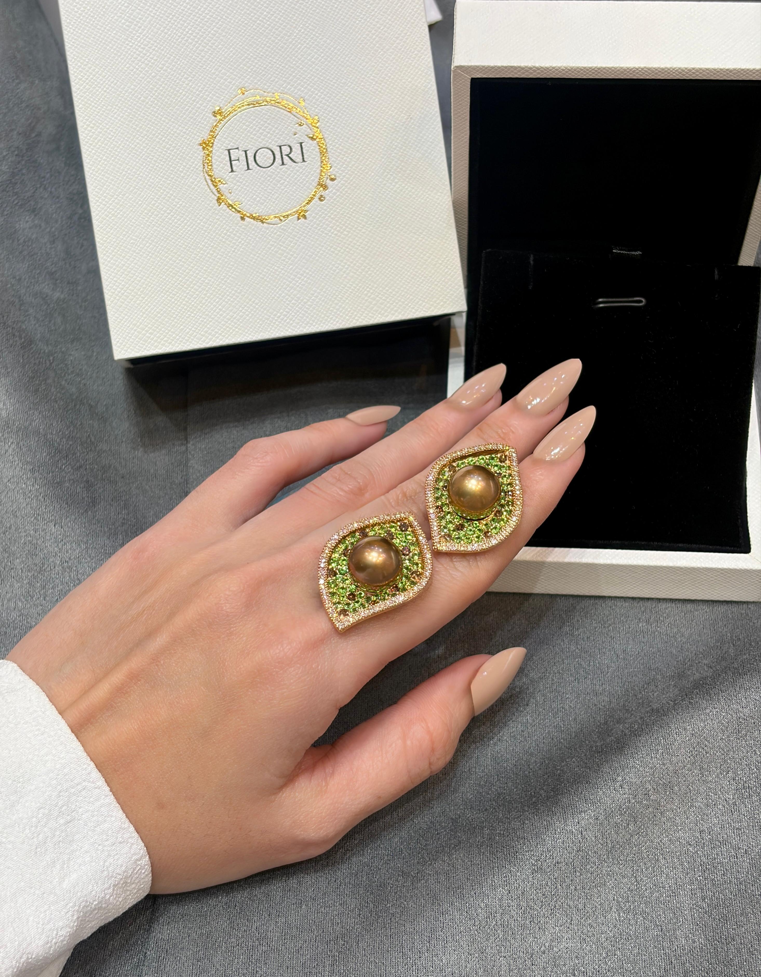 18K Yellow Round Diamond Earrings 4.44ct — IMAGE URL