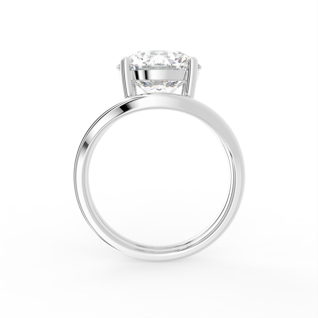 18K Yellow Gold Solitaire Round Diamond Ring — FRONT