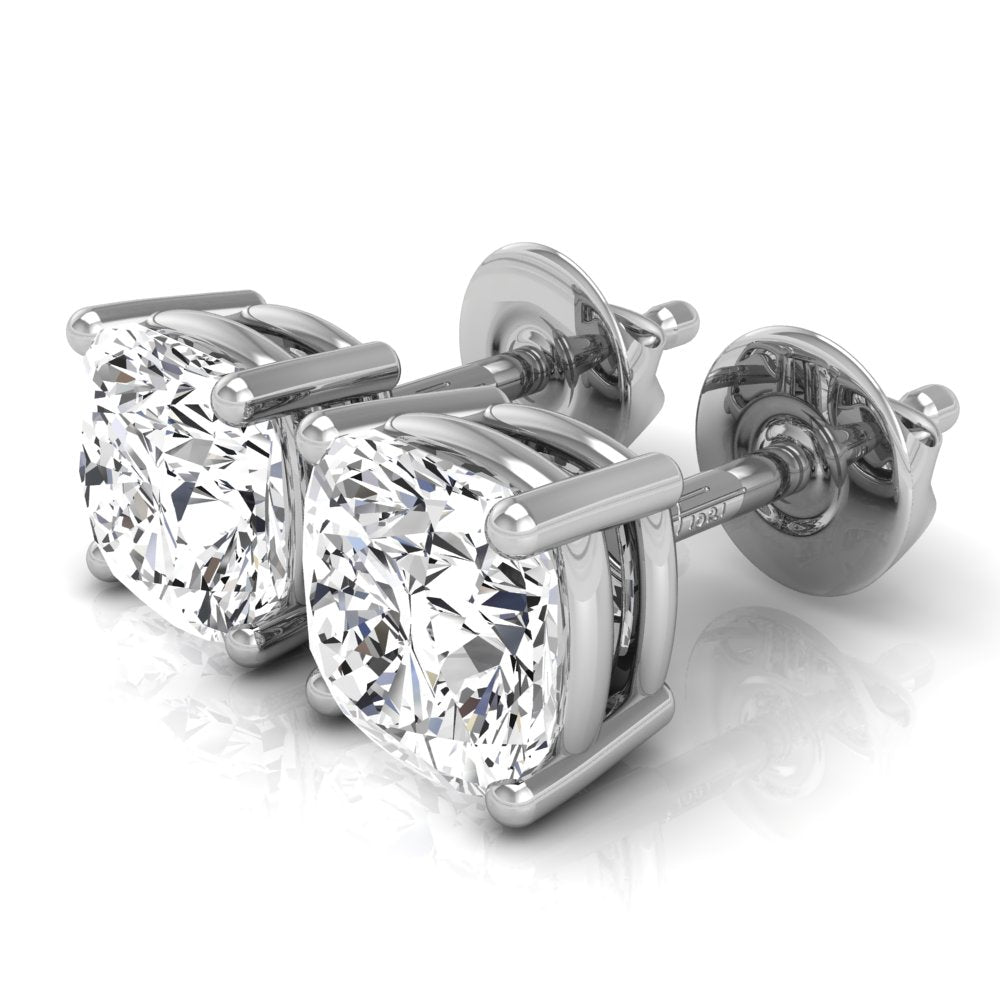 18K Solitaire Round Diamond Earrings — 3D VIEW
