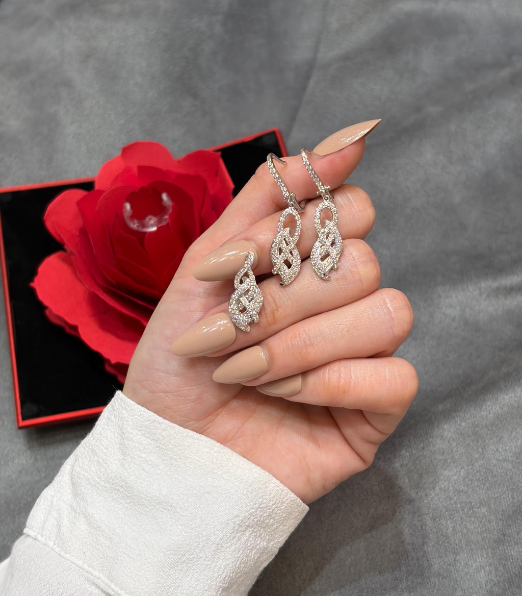 18K White Round Diamond Earrings 1.84ct — IMAGE URL