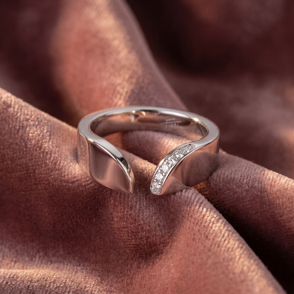 18K Bespoke Diamond Ring — AI cloth, in-house