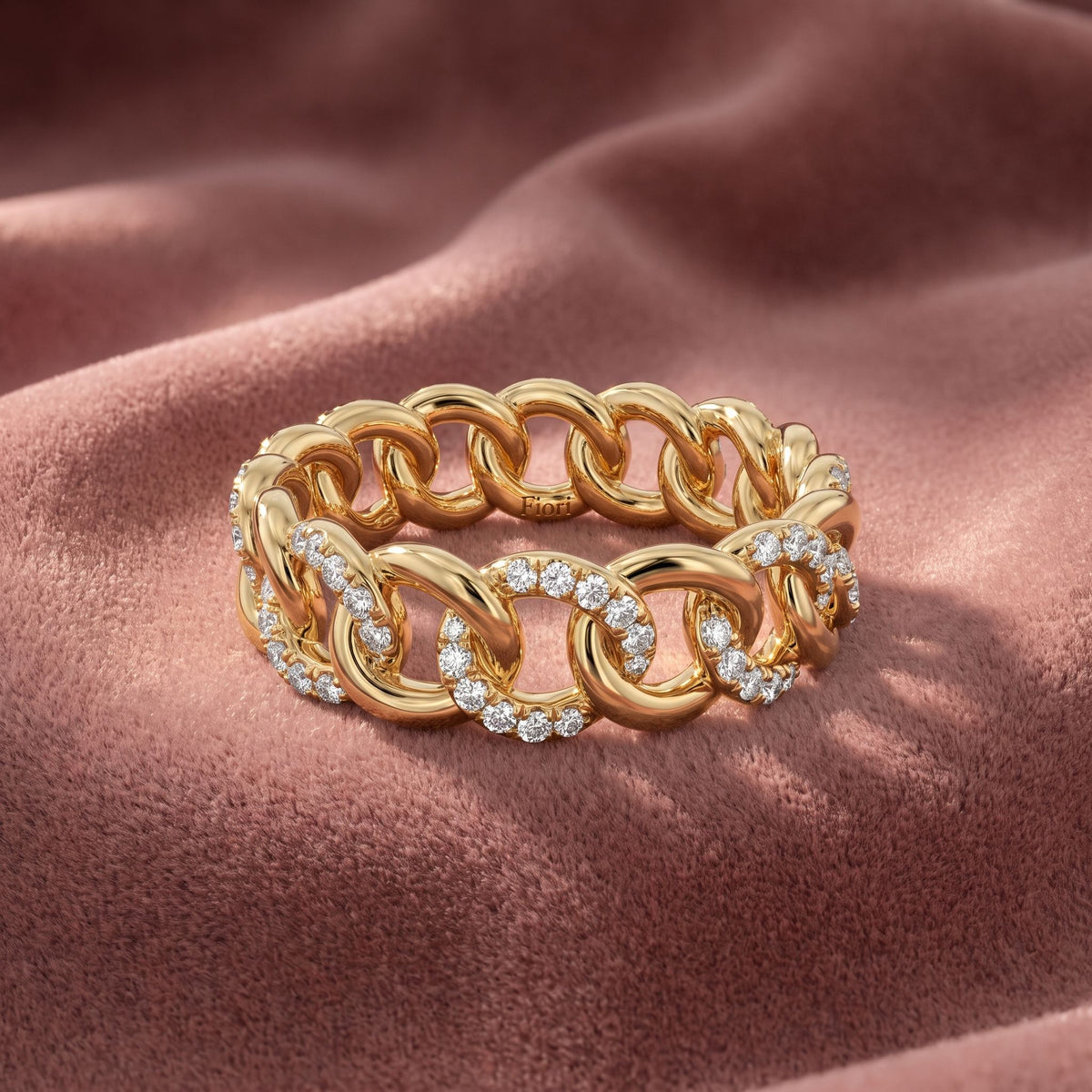 18K Round Chain Link Diamond Ring — AI cloth, in-house