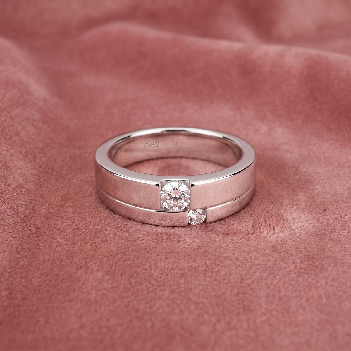 18K Round Solitaire Diamond Ring — AI cloth, in-house