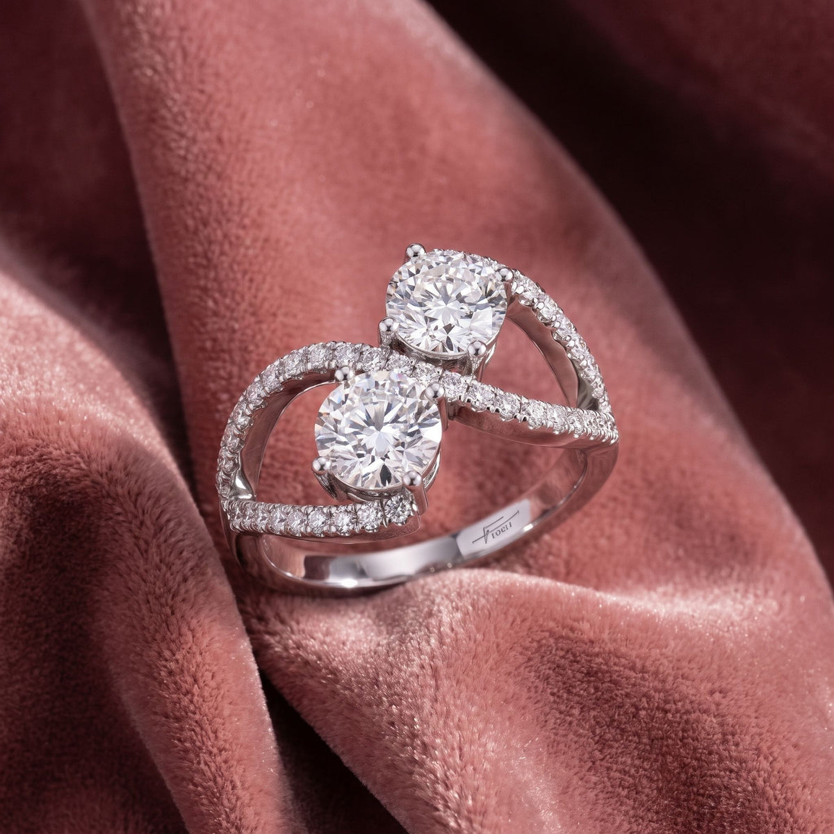 18K Bespoke Round Diamond Ring — AI cloth, in-house