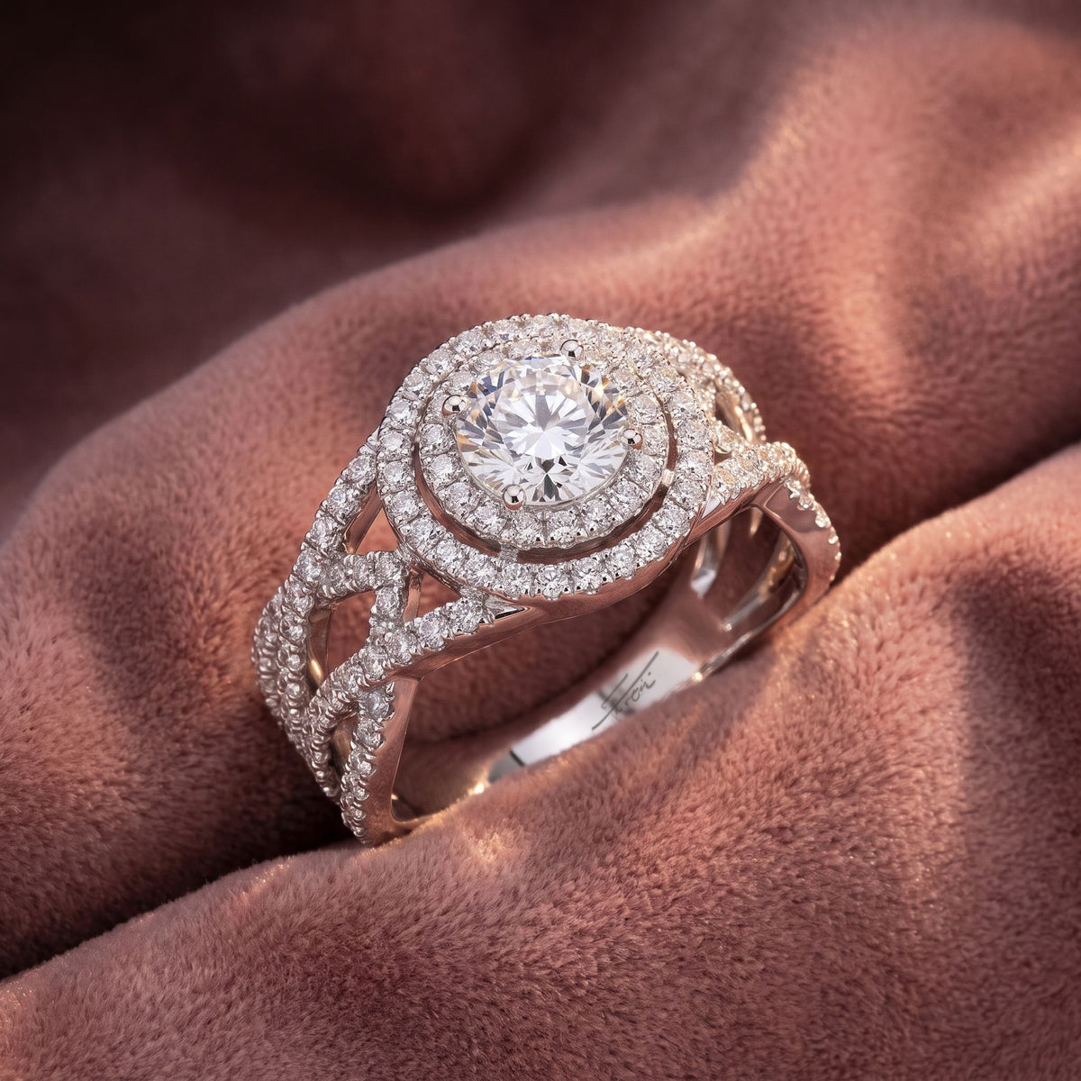 18K Halo Round Diamond Split Shank Ring — AI cloth, in-house
