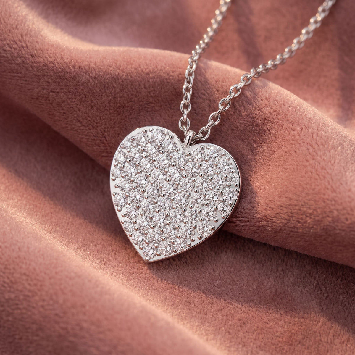 18K Heart Round Diamond Pendant — AI cloth, in-house
