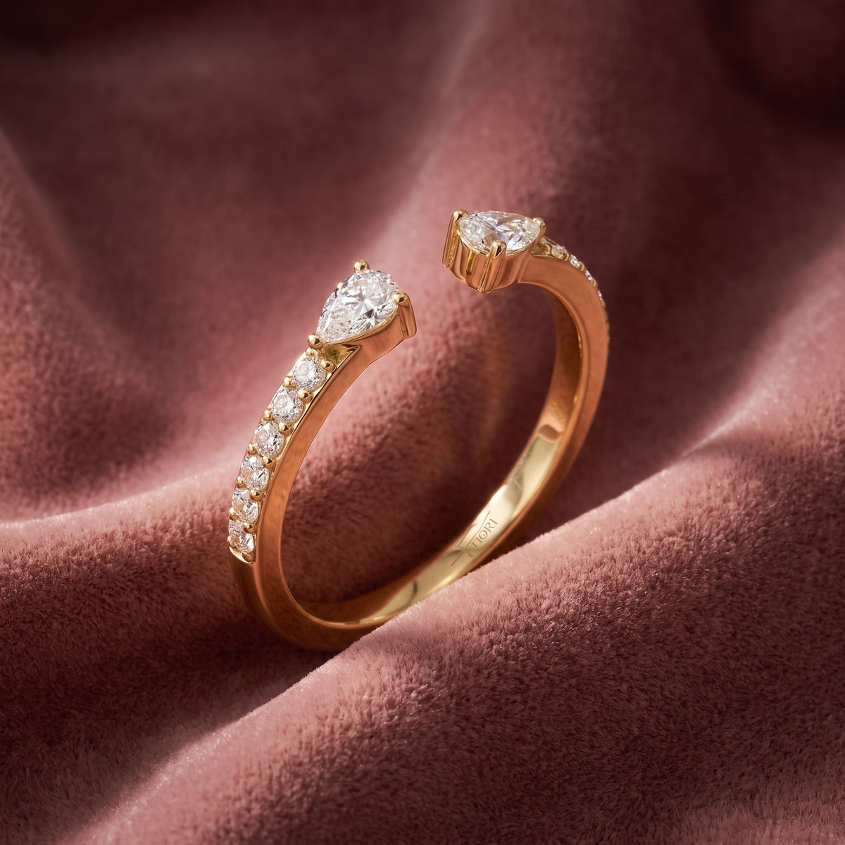 18K Bespoke Pear Diamond Ring — AI cloth, in-house