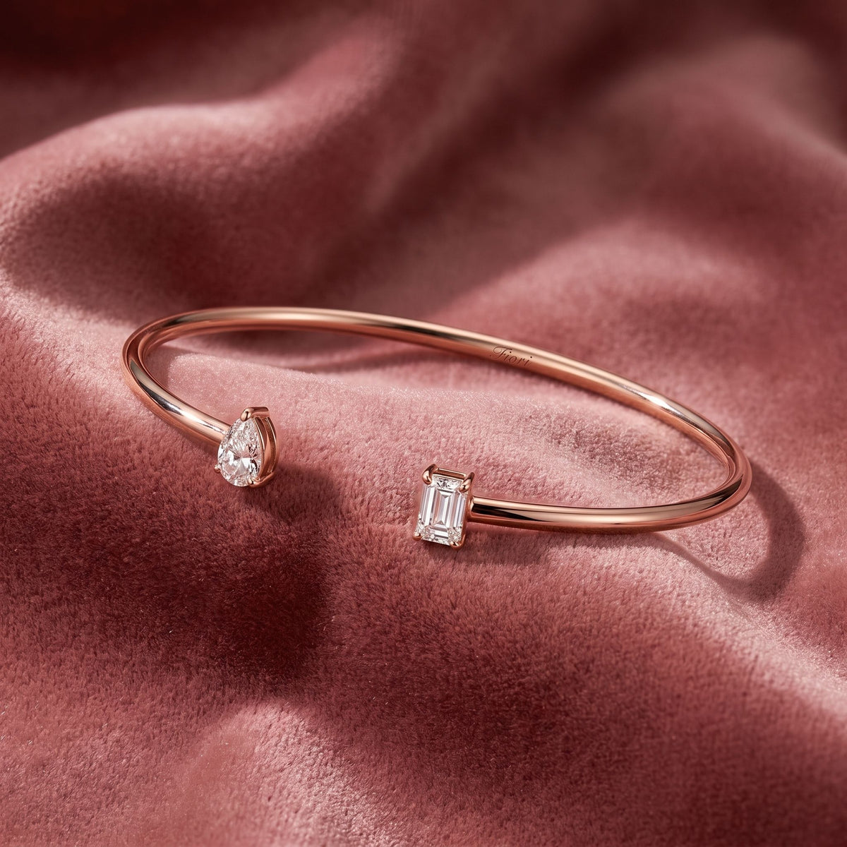 18K Solitaire Diamond Bangle — AI cloth, in-house