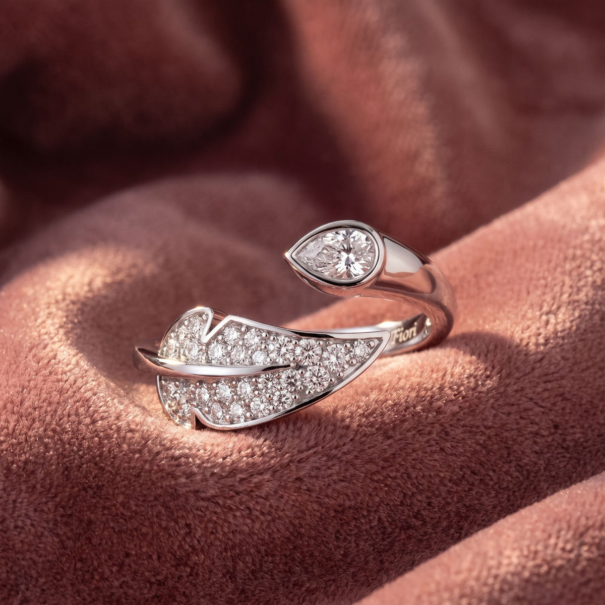 18K Bespoke Cluster Diamond Ring — AI cloth, in-house