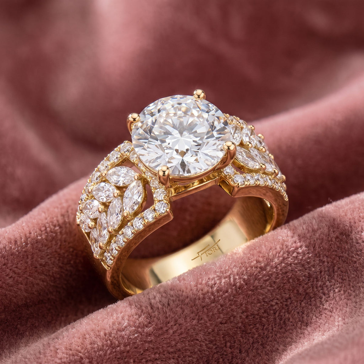 18K Solitaire Round Diamond Engagement Ring — AI cloth, in-house
