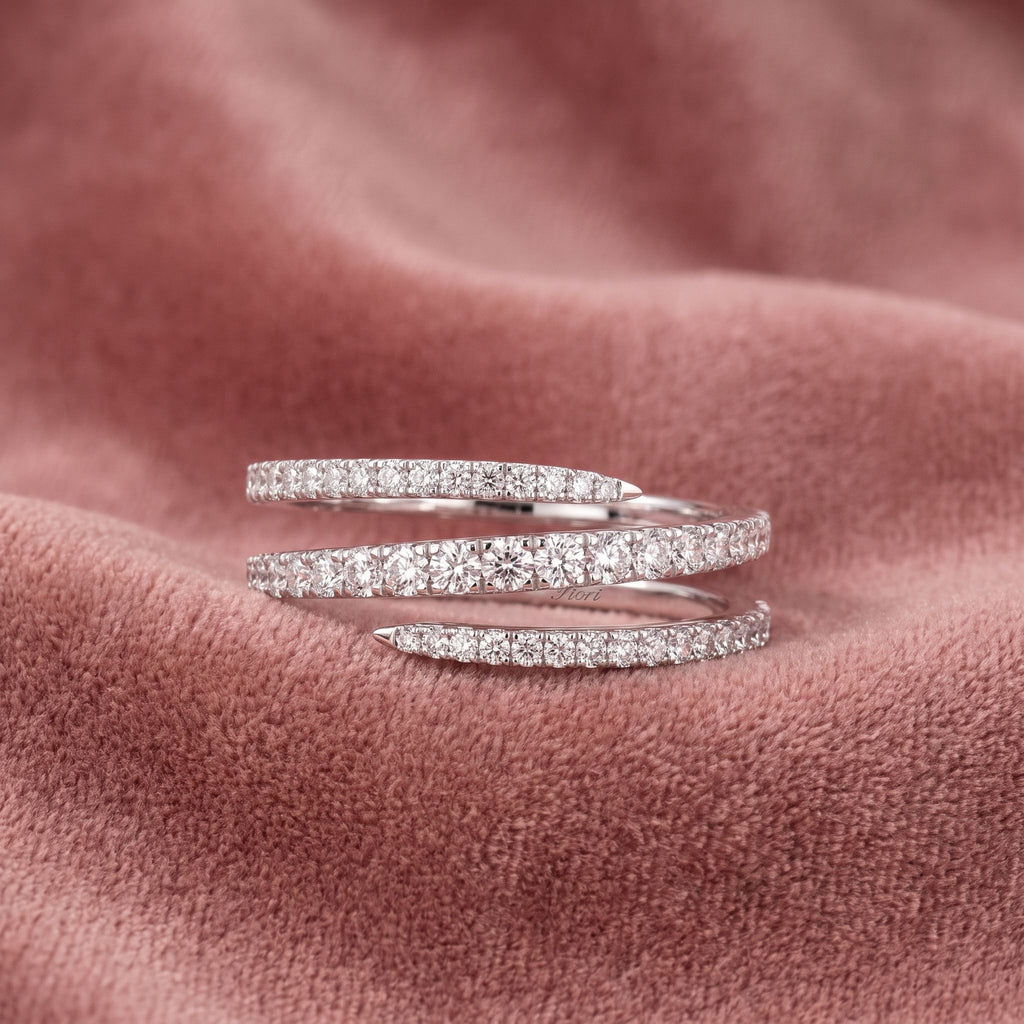 18K Bespoke Round Diamond Band Ring — AI cloth, in-house
