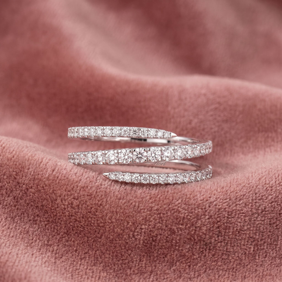 18K Bespoke Round Diamond Band Ring — AI cloth, in-house