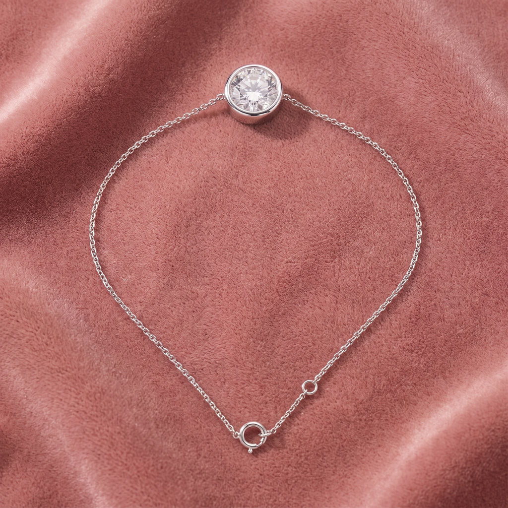 18K Gold Round Bezel Diamond Bracelet — AI cloth, in-house