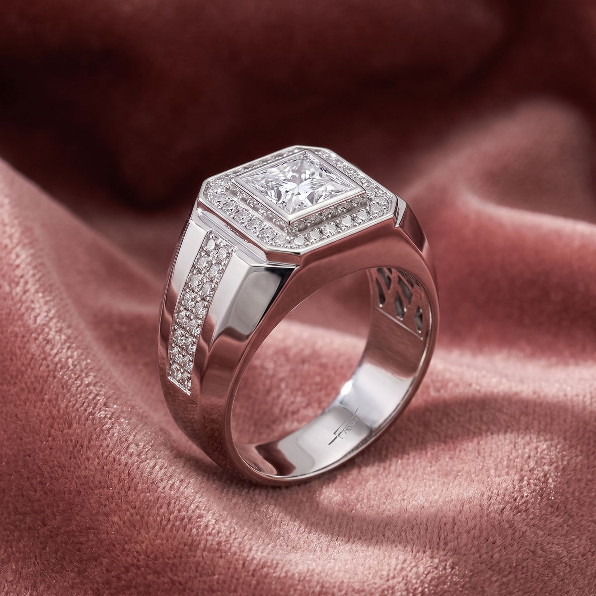 18K Bespoke Princess Diamond Ring — AI cloth, in-house